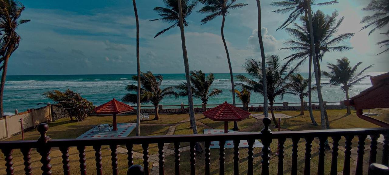 Nu-Vin Beach Hotel Ahangama Extérieur photo