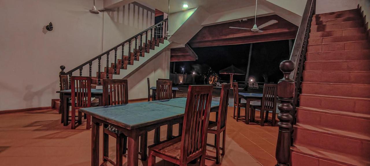 Nu-Vin Beach Hotel Ahangama Extérieur photo